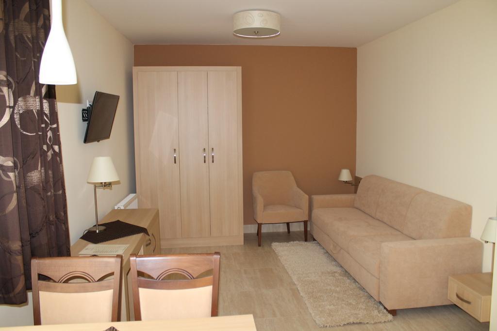 Tiffan'S Pinceszet Es Panzio Hotel Villany Bagian luar foto