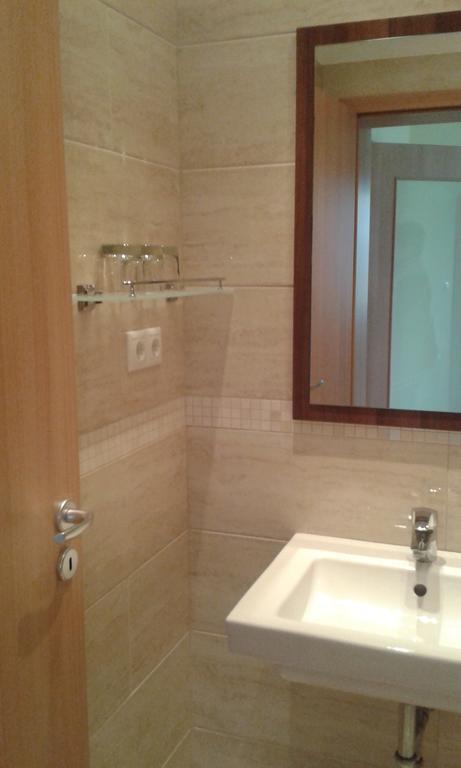 Tiffan'S Pinceszet Es Panzio Hotel Villany Bagian luar foto